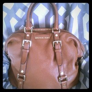 Michael KORS Bedford leather Satchel, great cond.